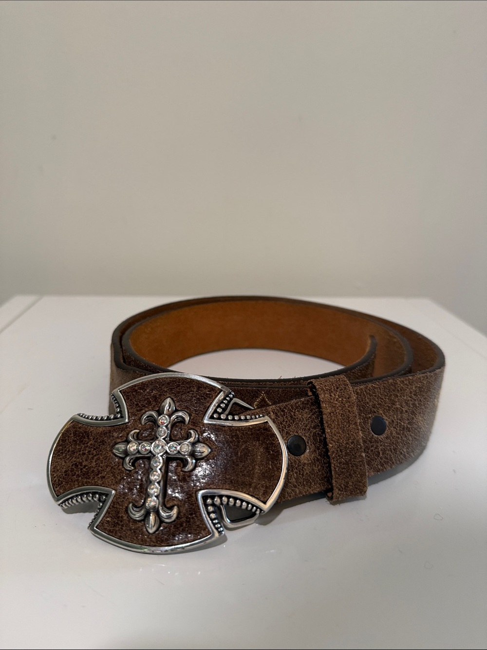 Justin Bent Rail Distressed Brown Leather Belt with Rhinestone Cross Buckle S 38